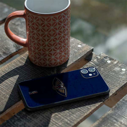 NBA New Orleans Pelicans Distressed iPhone 11 Skin